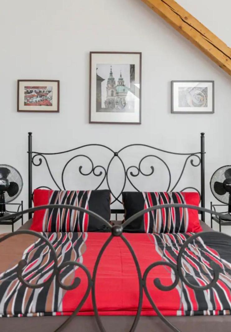 Lenka'S Cozy Red Studio + Lenka'S Cozy Gold Apartment Praha Exteriér fotografie